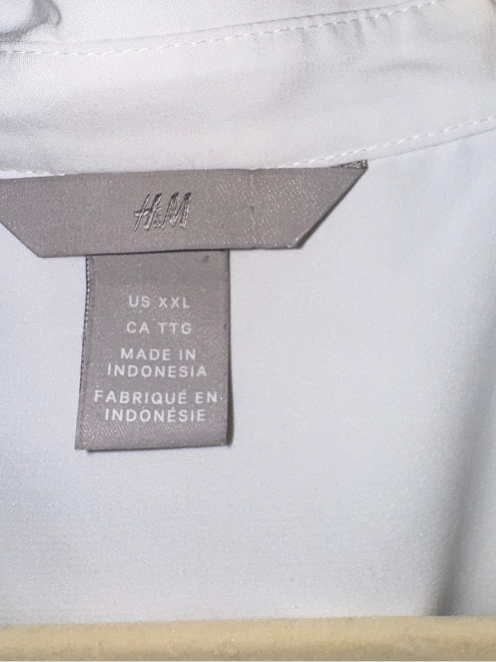 H&M White Collared Button-Up Shirt - Picture 2 of 5